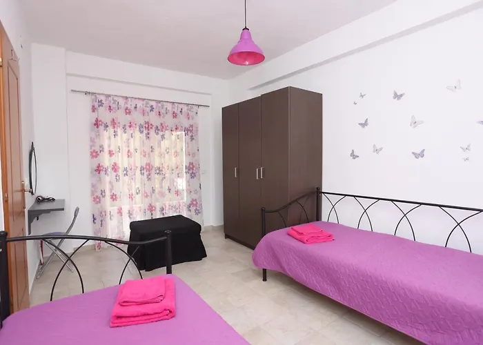 Luxury Villas Polychrono
