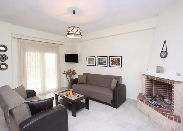 Luxury Villas Polychrono